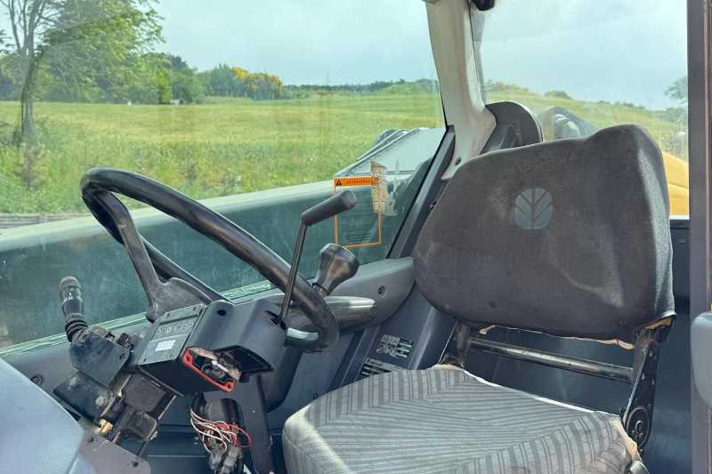 OmecoHub - Immagine NEW HOLLAND LM430